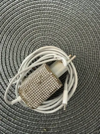 Iphone 14 pro max dorado