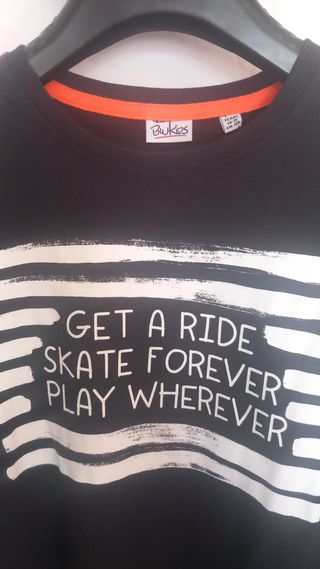 Maglia ragazzo nera con stampa grafica