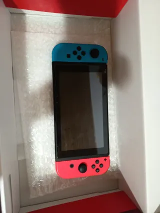 Nintendo Switch con scheda da 64GB + Giochi