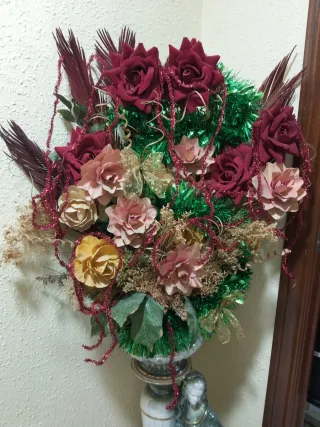 Jarrón de porcelana con figura