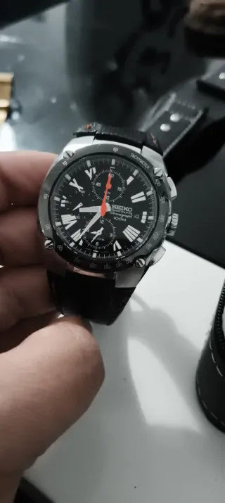 Reloj Seiko Cronógrafo Negro y Plateado