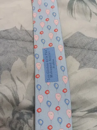 Corbata Aldeas Infantiles SOS globos