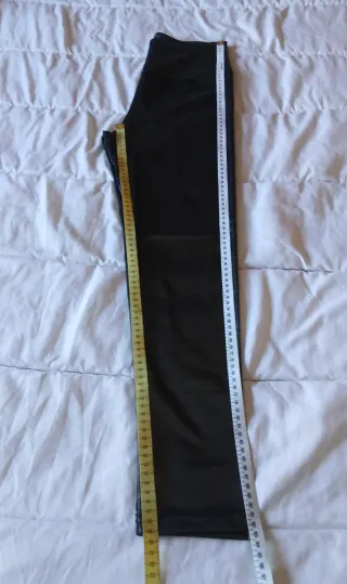 Leggings negros efecto piel