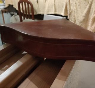Estante de esquina de madera