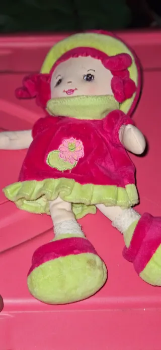Peluche muñeca flor rosa y verde