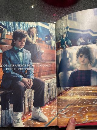 Stranger Things: Mundo del Revés Guía Oficial