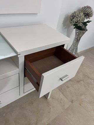 Mesa de entrada con espejo