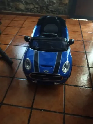 Coche eléctrico infantil réplica Mini