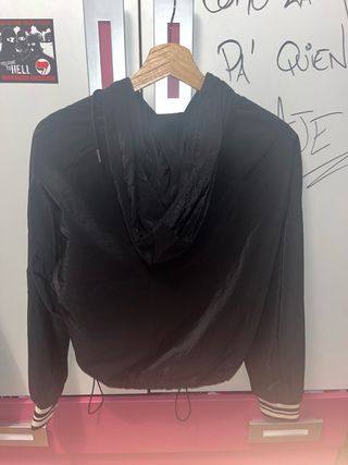 Chaqueta Universitaria Bershka Negra