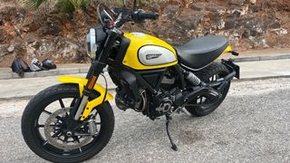Ducati Scrambler Icon.  Estado impecable.  Extras