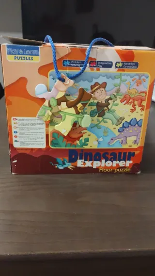 2 Puzzles de suelo:  Mascotas y dinosaurios.