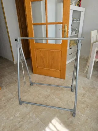 Burro para colgar ropa se puede poner a 2 alturas