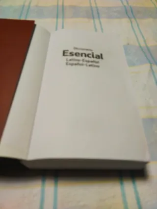 Diccionario Esencial Latino. Latino-Español/ Es...
