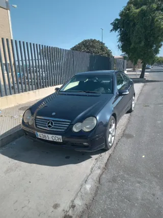 Mercedes-Benz Clase C 2004