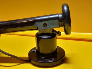 Brazo antiguo de gramaola o giradiscos