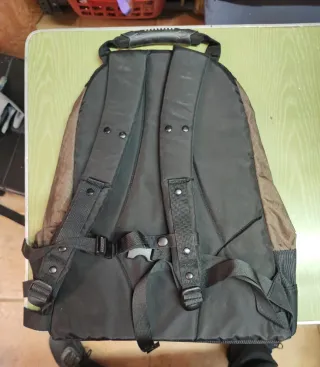 Mochila HAT WAY Negra y Marrón