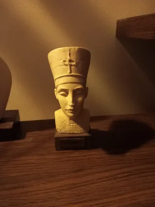 Figura Egipcia Nefertiti
