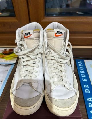 Tenis Nike Blazer Blanco y Beige