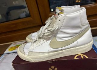 Tenis Nike Blazer Blanco y Beige