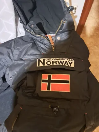 Chaqueta Negra Below Zeronorway