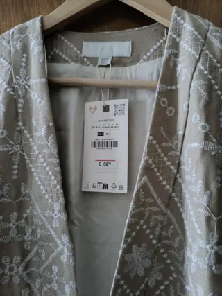 Abrigo Zara Beige Bordado Talla Xs/S.