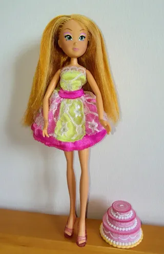 Muñeca Winx Club Flora Happy Birthday 2009