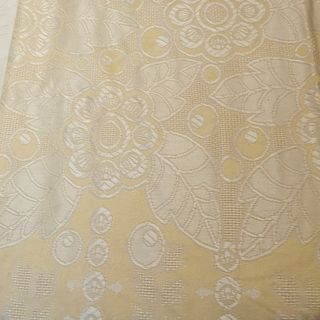 Manta beige con estampado floral