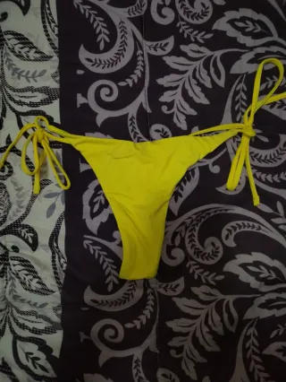 Tanga Bikini Amarillo