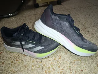 Zapatillas Adidas running grises y verdes