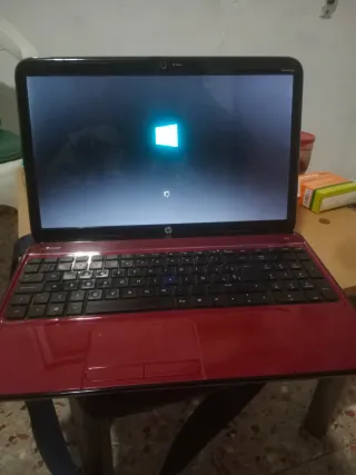 Portátil HP Rojo y Negro