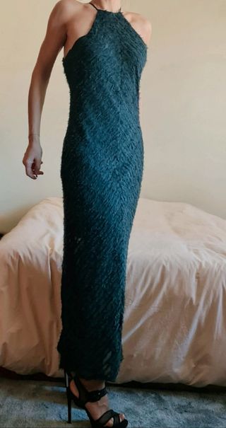 Vestido largo fiesta verde halter flecos Zara