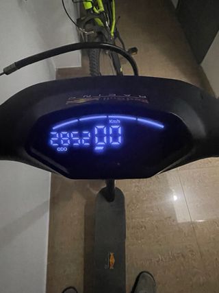 Patinete Eléctrico Red Bull Racing