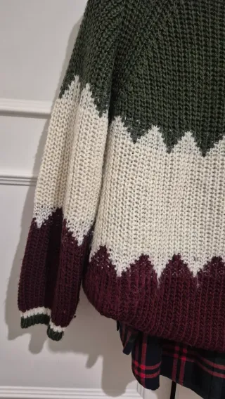 Jersey y camisa a cuadros