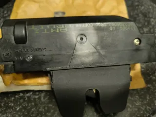 Cerradura Portón Peugeot 407