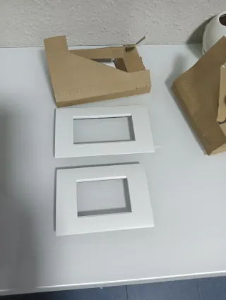 Placa Metal Blanco Monocromática