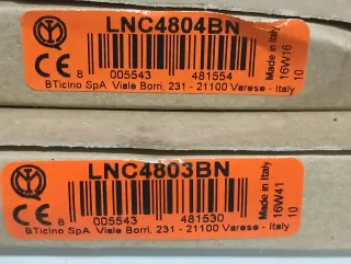 Placa Metal Blanco Monocromática