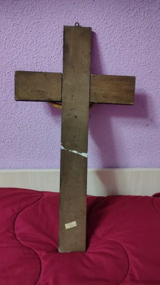 Cristo de madera antiguo
