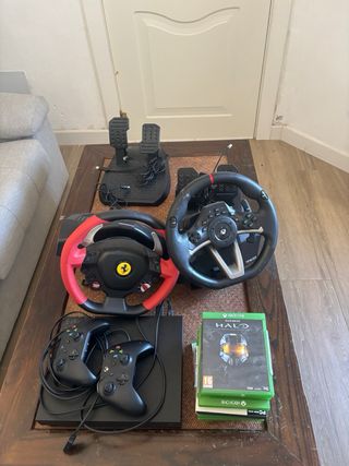Xbox One con volante e giochi