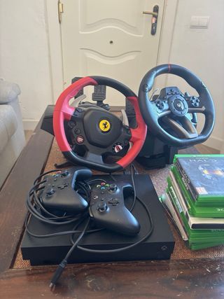 Xbox One con volante e giochi