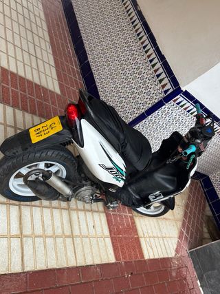 Yamaha Jog RR preparada