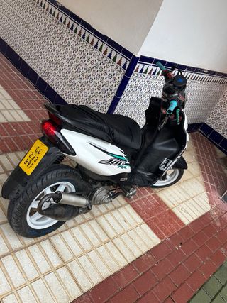 Yamaha Jog RR preparada