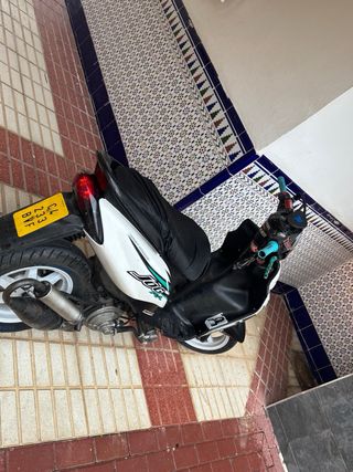 Yamaha Jog RR preparada