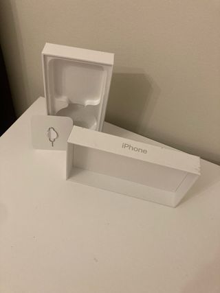 iPhone Caja y Accesorio Tarjeta