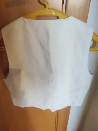 Chaleco corto de Stradivarius, talla L. Nuevo