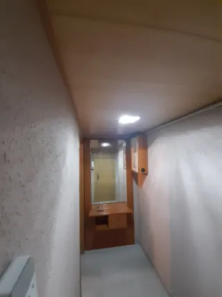 Ingresso con mobile e specchio