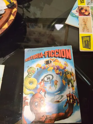 Álbum Historia-Ficción para Cromos