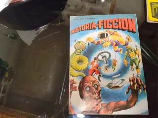 Álbum Historia-Ficción para Cromos