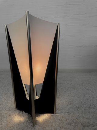 LÁMPARA DE MESA "STYLE". SAMUEL PARKER. 80s