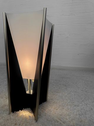 LÁMPARA DE MESA "STYLE". SAMUEL PARKER. 80s