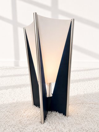LÁMPARA DE MESA "STYLE". SAMUEL PARKER. 80s